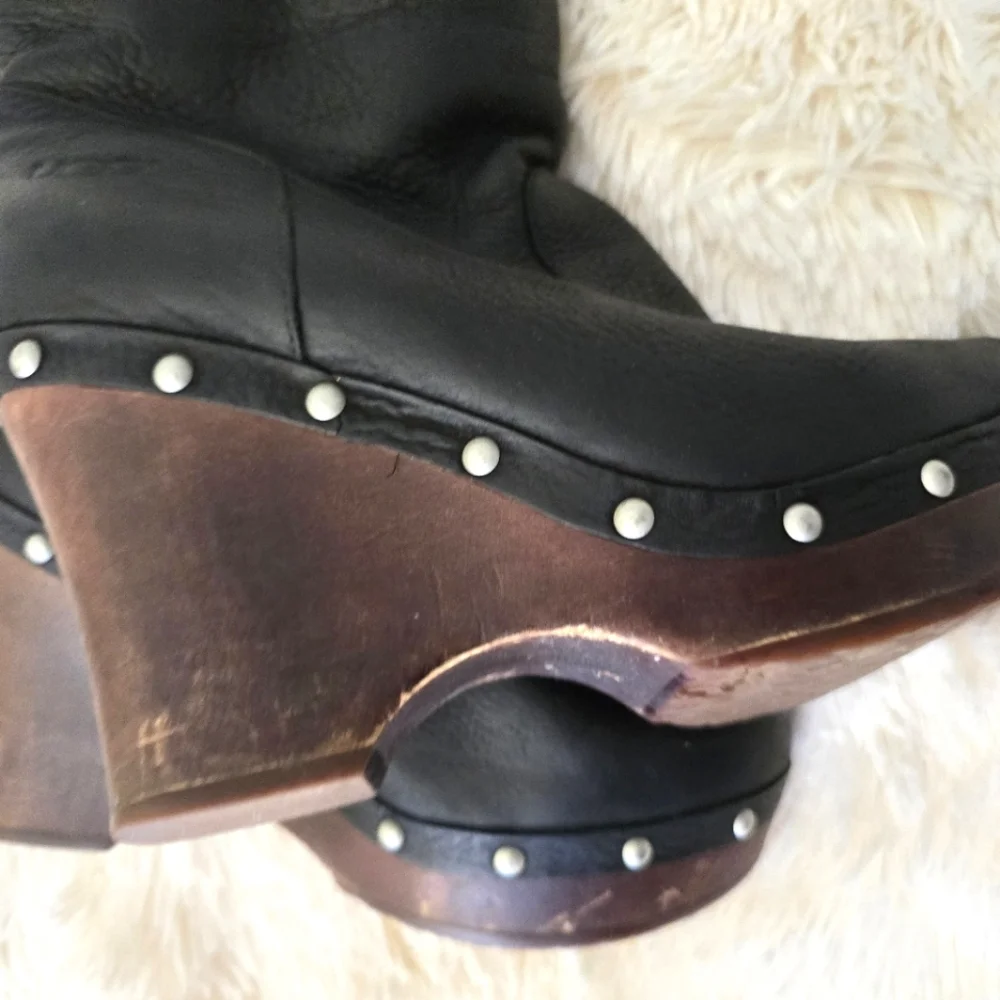 S.  O.  L.  D.    UGG Black Leather Sheepskin Lined Wood Heel Boots size 8 - Picture 5 of 14